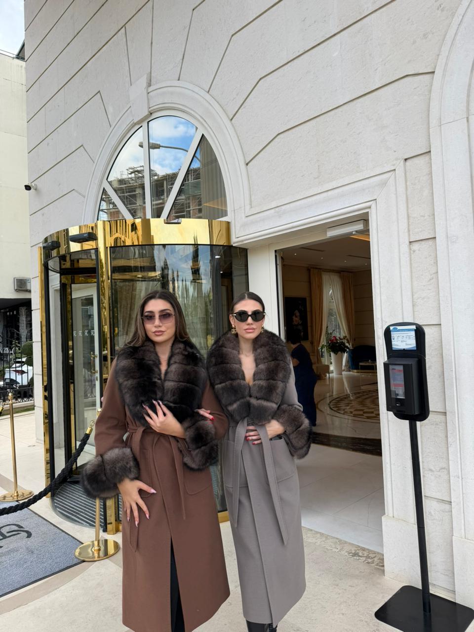 Cashmire coat with fox