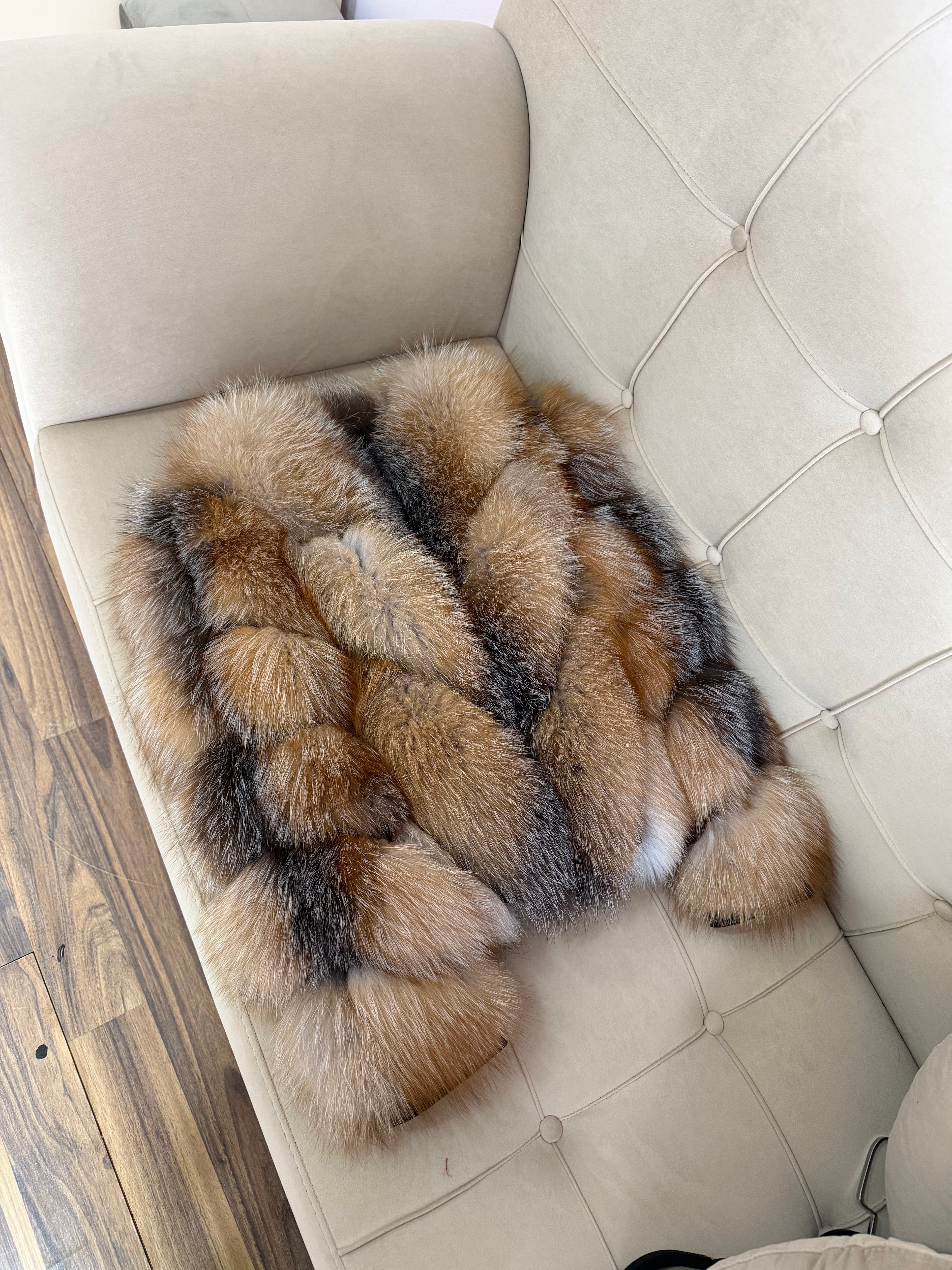 Short red full fox 2n1  model