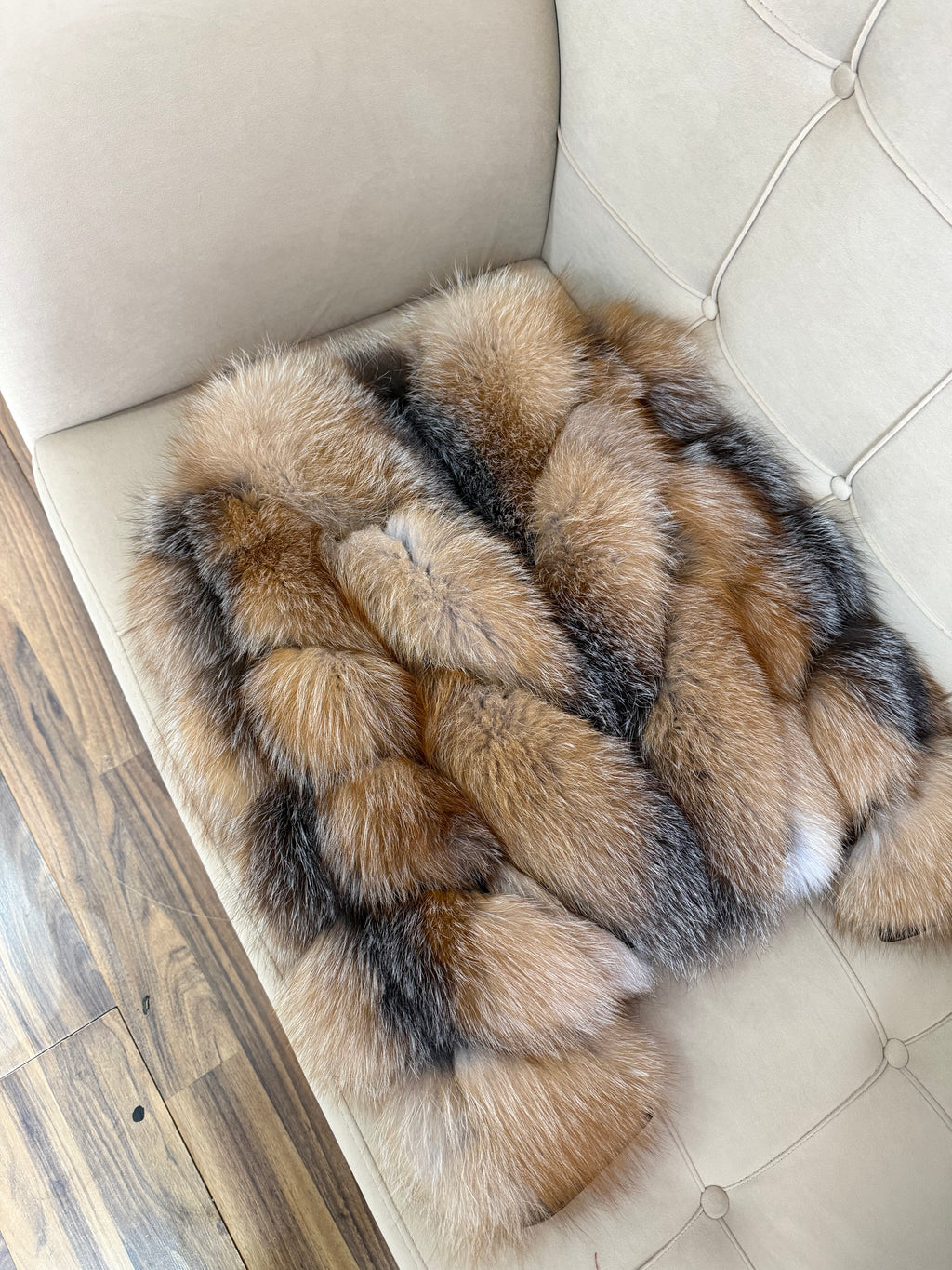 Short red full fox 2n1  model