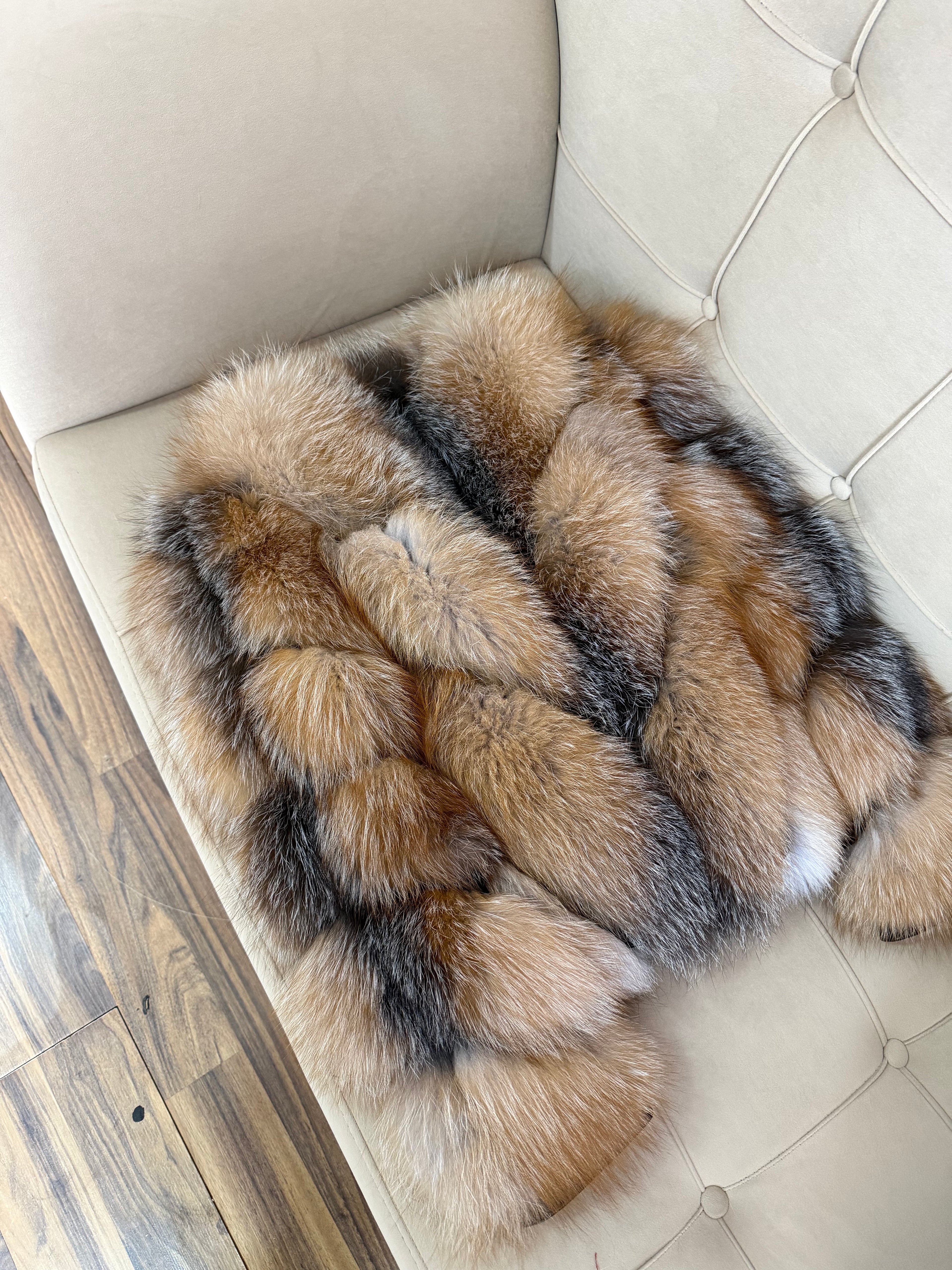 Short red full fox 2n1  model