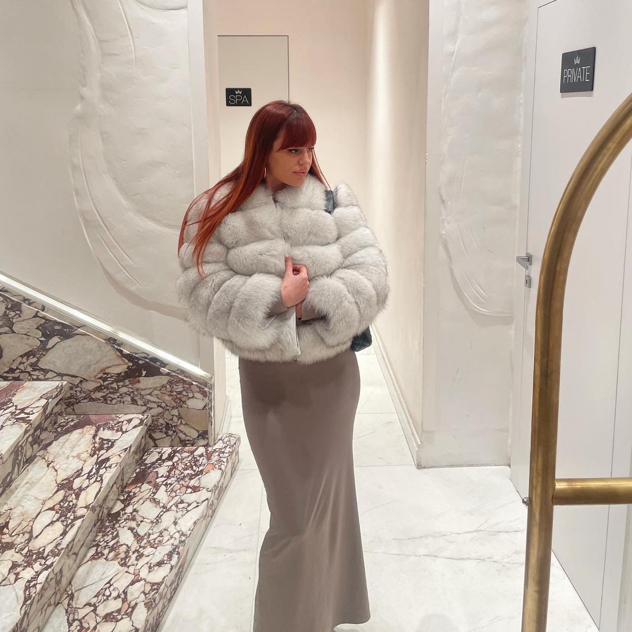 Natural full fox model