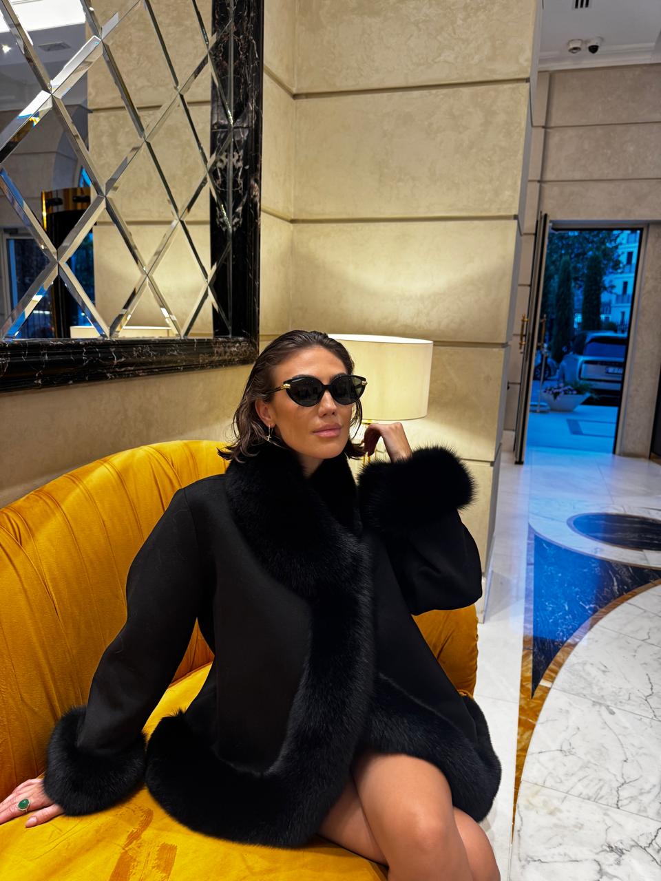 Ballerina black cashmire fox coat