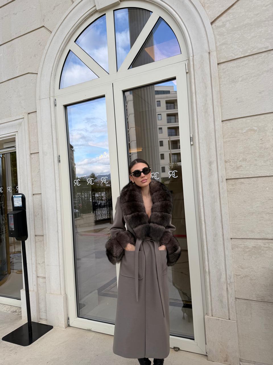 Cashmire gray coat with fox