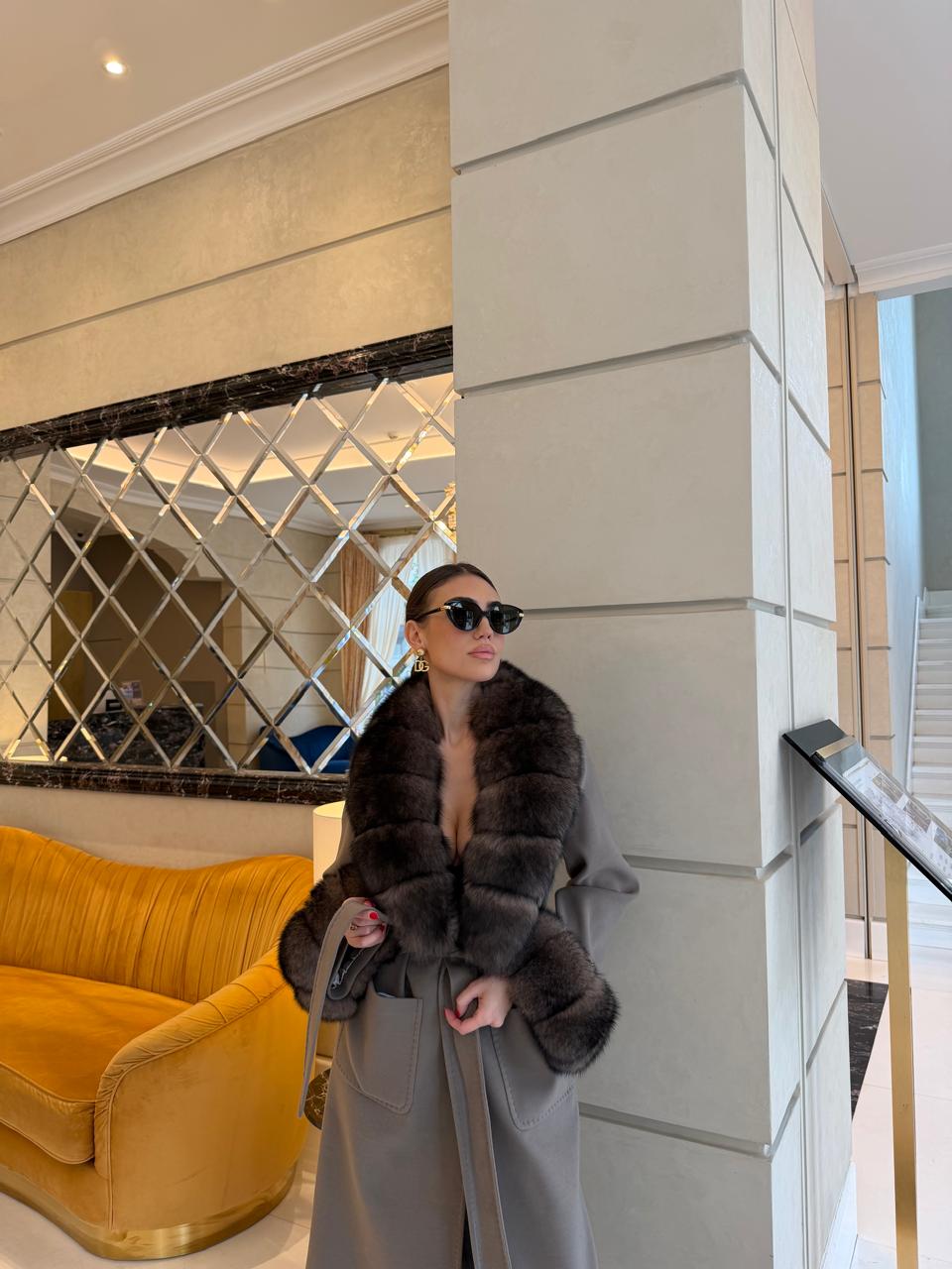 Cashmire gray coat with fox