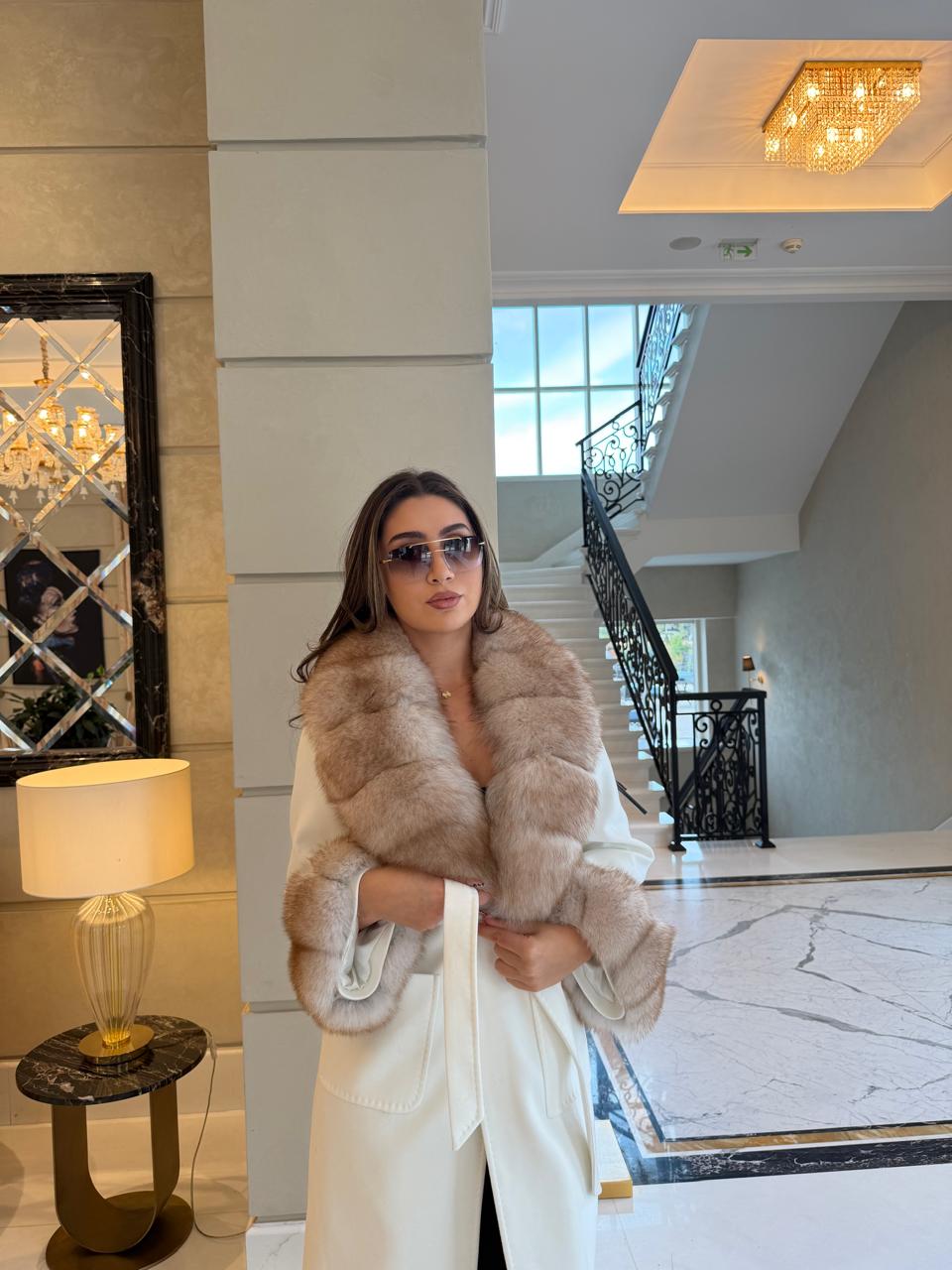 White cashmire with fox