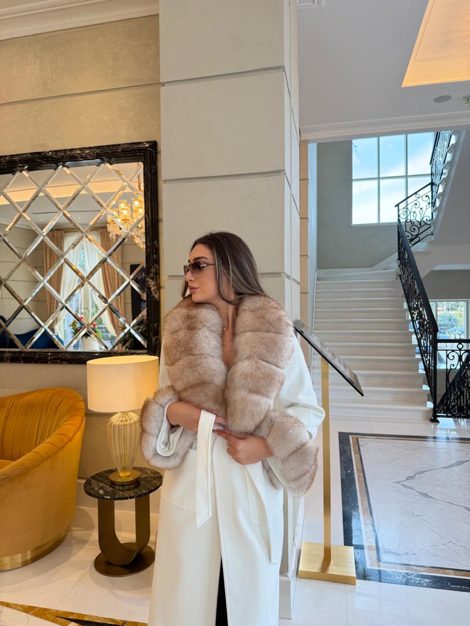 White cashmire with fox