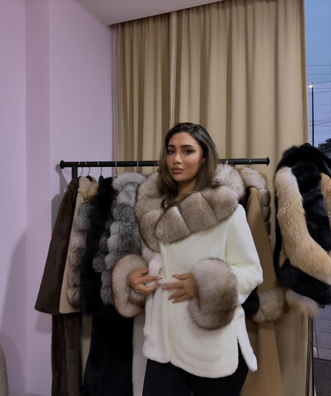 Alcantra sport fox model