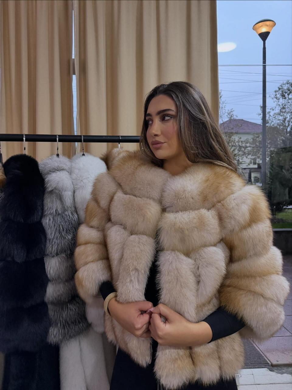 Surme short hand fox model