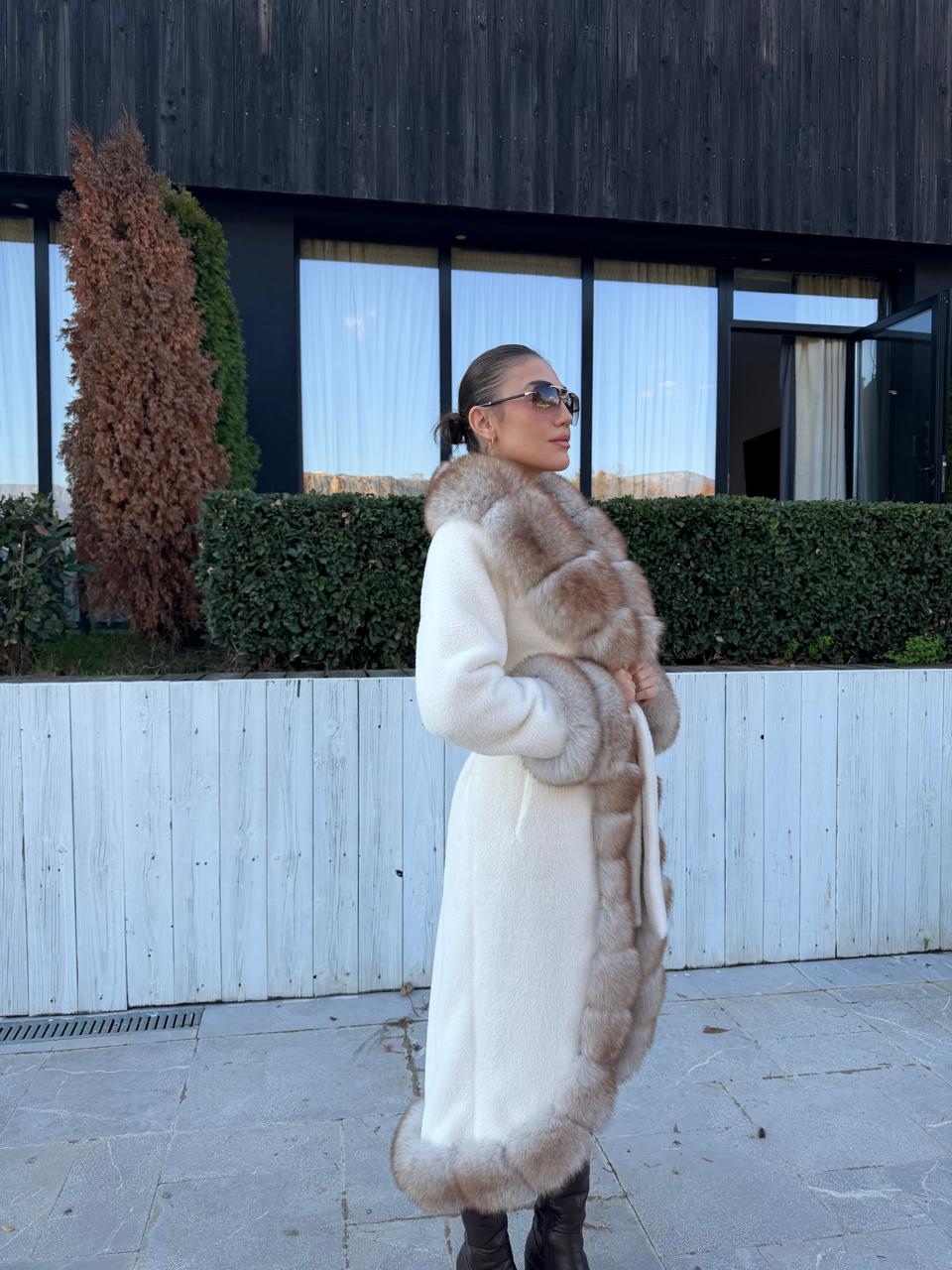 Long alcantra with fox