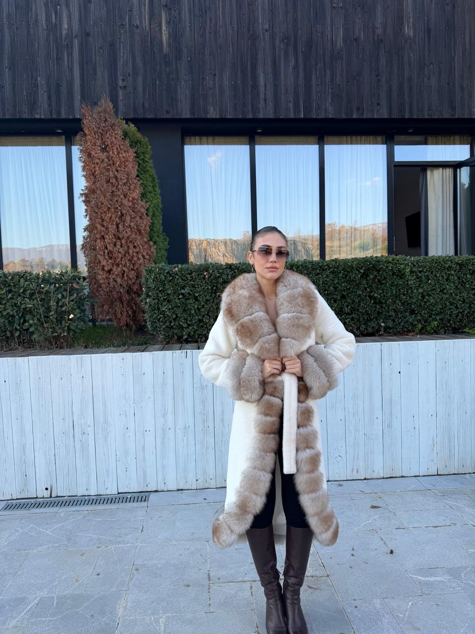 Long alcantra with fox