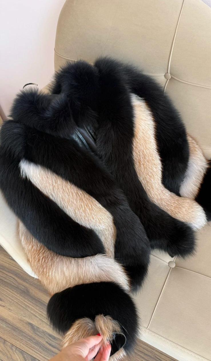 Mixed color fox model