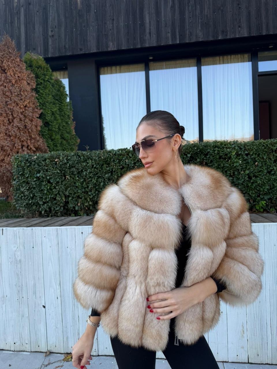 Surme short hand fox model