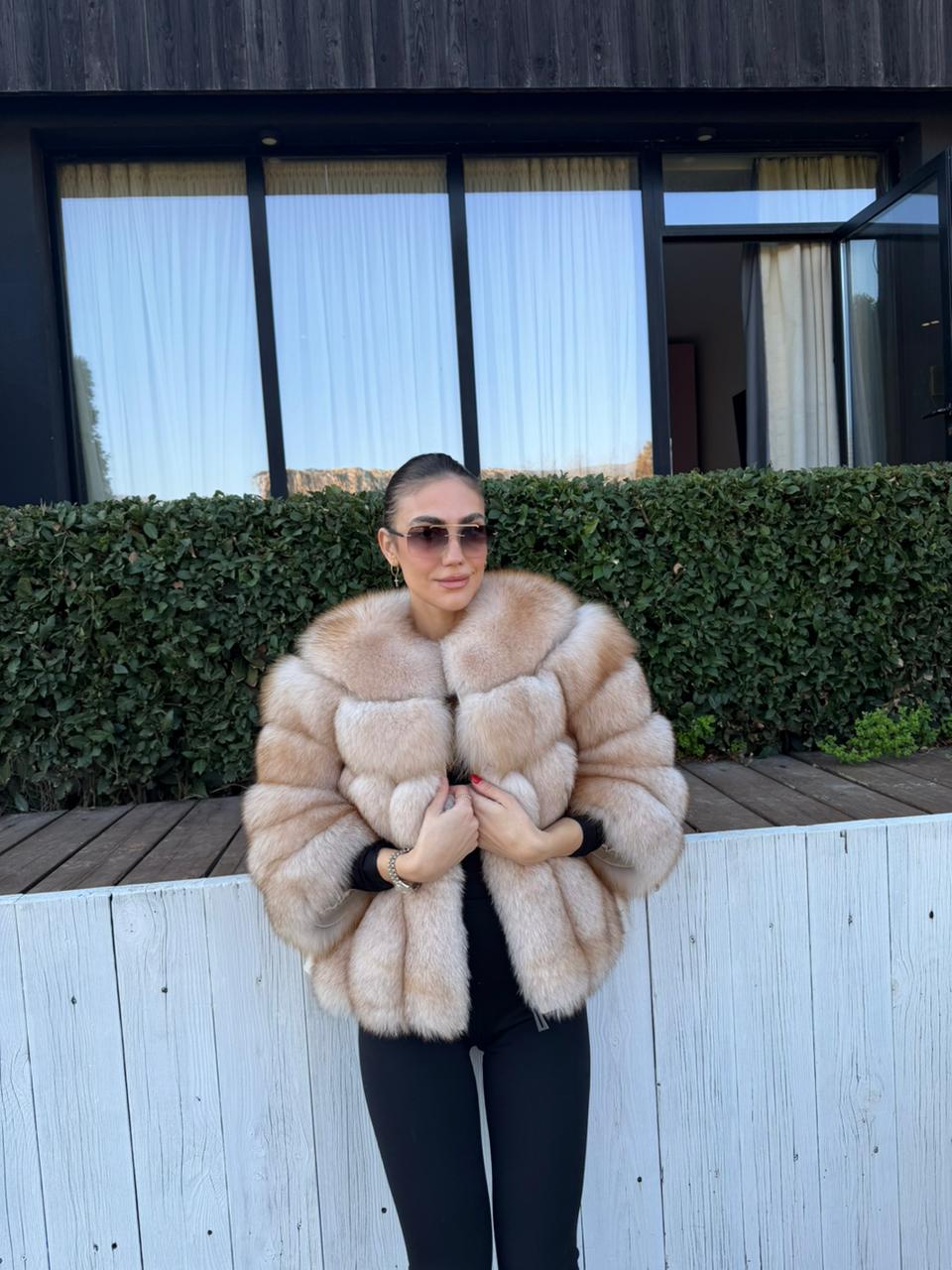 Surme short hand fox model